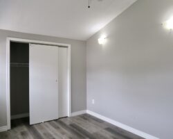 **BRIGHT & SPACIOUS** 2 Bedroom House!!