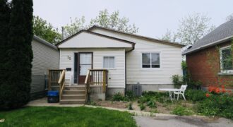 **BRIGHT & SPACIOUS** 2 Bedroom House!!