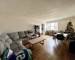 **PORT DALHOUSIE** Spacious 2 Bedroom Unit!!