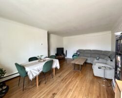 **PORT DALHOUSIE** Spacious 2 Bedroom Unit!!