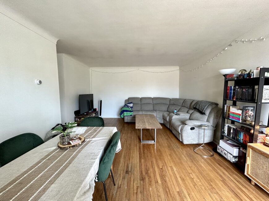 **PORT DALHOUSIE** Spacious 2 Bedroom Unit!!