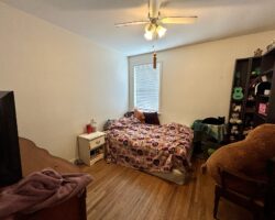 **PORT DALHOUSIE** Spacious 2 Bedroom Unit!!