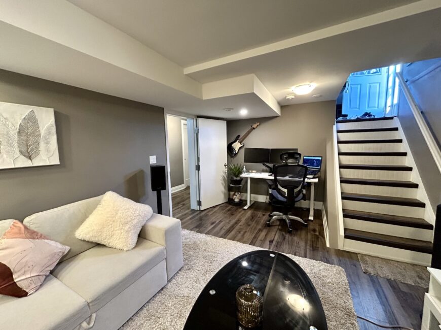 **NORTH END** 1 Bed Plus Den Apartment!!