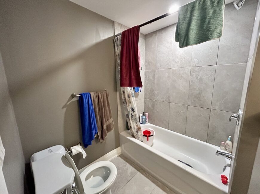 **NORTH END** 1 Bed Plus Den Apartment!!