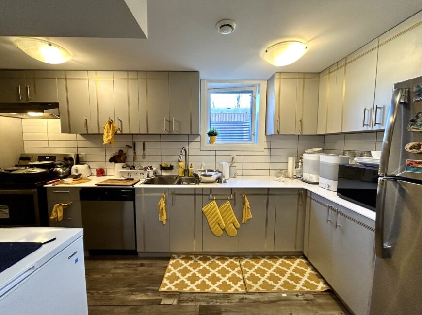 **NORTH END** 1 Bed Plus Den Apartment!!