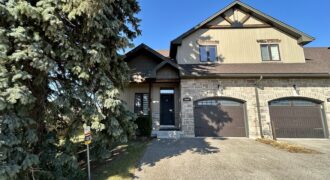 **STUNNING** Luxury Townhome in VINELAND!!