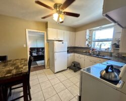 **SPACIOUS** 2 Bedroom Unit in PORT DALHOUSIE!!