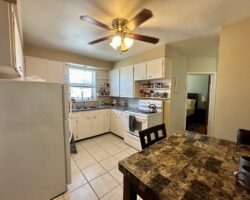 **SPACIOUS** 2 Bedroom Unit in PORT DALHOUSIE!!
