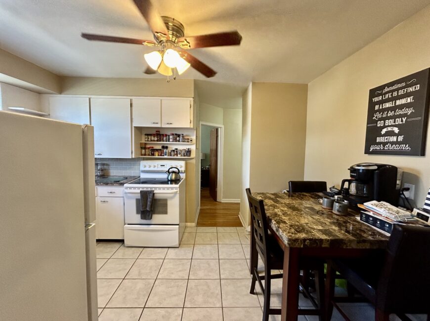 **SPACIOUS** 2 Bedroom Unit in PORT DALHOUSIE!!