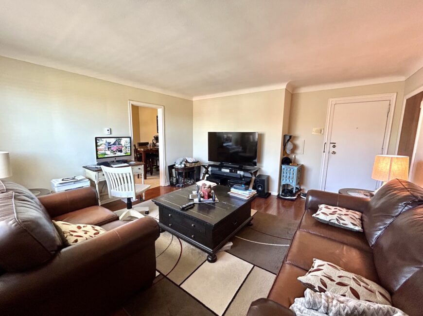**SPACIOUS** 2 Bedroom Unit in PORT DALHOUSIE!!