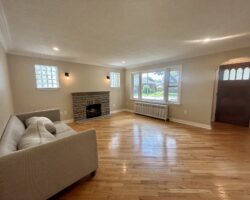 **RENOVATED** North End Main Floor Unit!!