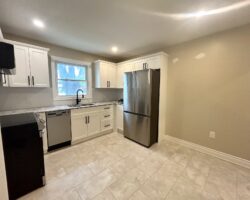 **RENOVATED** North End Main Floor Unit!!