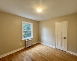 **RENOVATED** North End Main Floor Unit!!