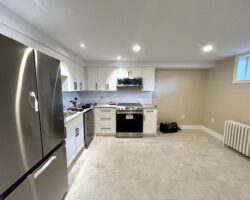 **ALL UTILITIES INCLUDED** 1 Bedroom Unit North End!!