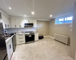 **ALL UTILITIES INCLUDED** 1 Bedroom Unit North End!!