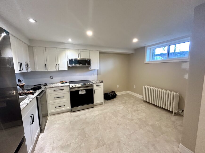 **ALL UTILITIES INCLUDED** 1 Bedroom Unit North End!!