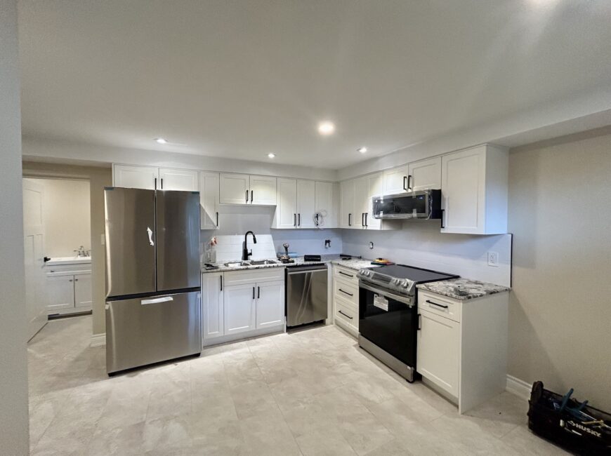 **ALL UTILITIES INCLUDED** 1 Bedroom Unit North End!!