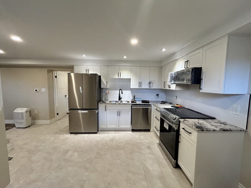 **ALL UTILITIES INCLUDED** 1 Bedroom Unit North End!!