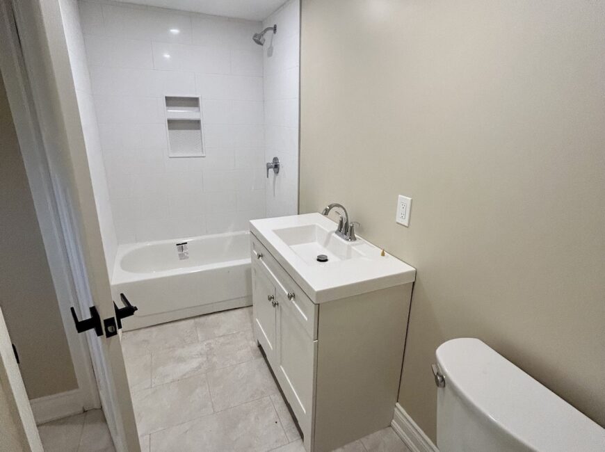 **ALL UTILITIES INCLUDED** 1 Bedroom Unit North End!!