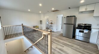 **MODERN** 1 Bedroom Upper Unit!!