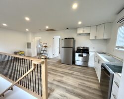 **MODERN** 1 Bedroom Upper Unit!!