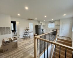 **MODERN** 1 Bedroom Upper Unit!!