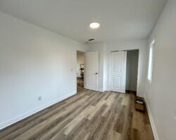**MODERN** 1 Bedroom Upper Unit!!