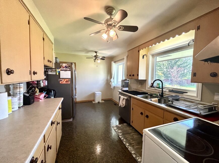 **FULLY DETACHED HOME** 3 Bed in North Welland!!