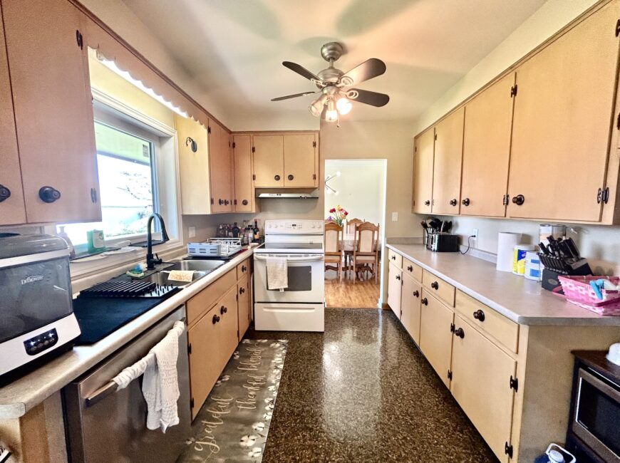 **FULLY DETACHED HOME** 3 Bed in North Welland!!
