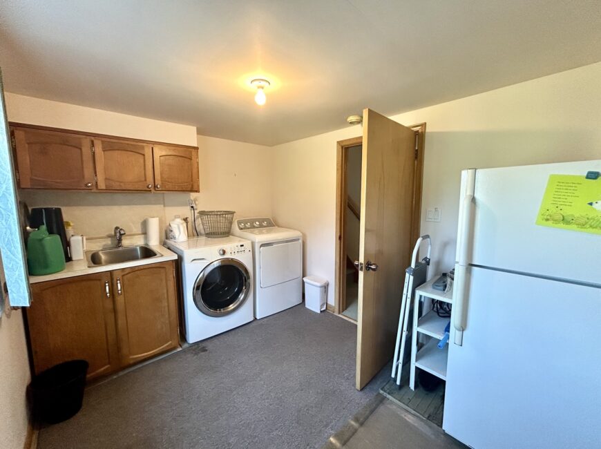 **FULLY DETACHED HOME** 3 Bed in North Welland!!