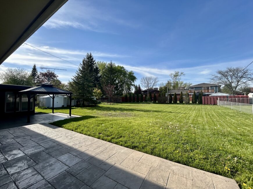 **FULLY DETACHED HOME** 3 Bed in North Welland!!
