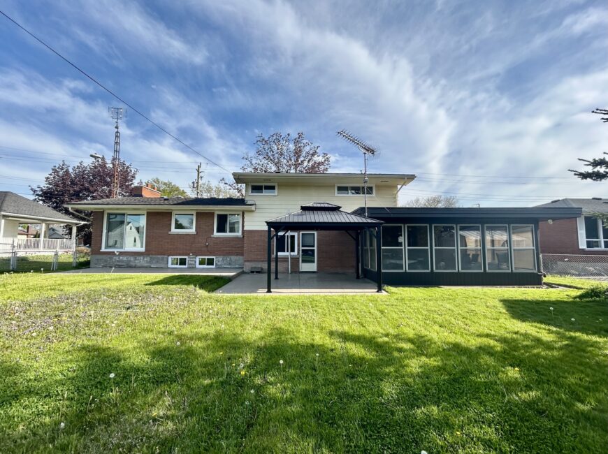 **FULLY DETACHED HOME** 3 Bed in North Welland!!