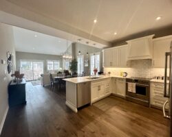 **STUNNING** Luxury Townhome in VINELAND!!