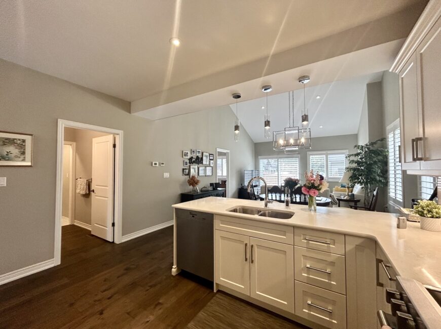 **STUNNING** Luxury Townhome in VINELAND!!