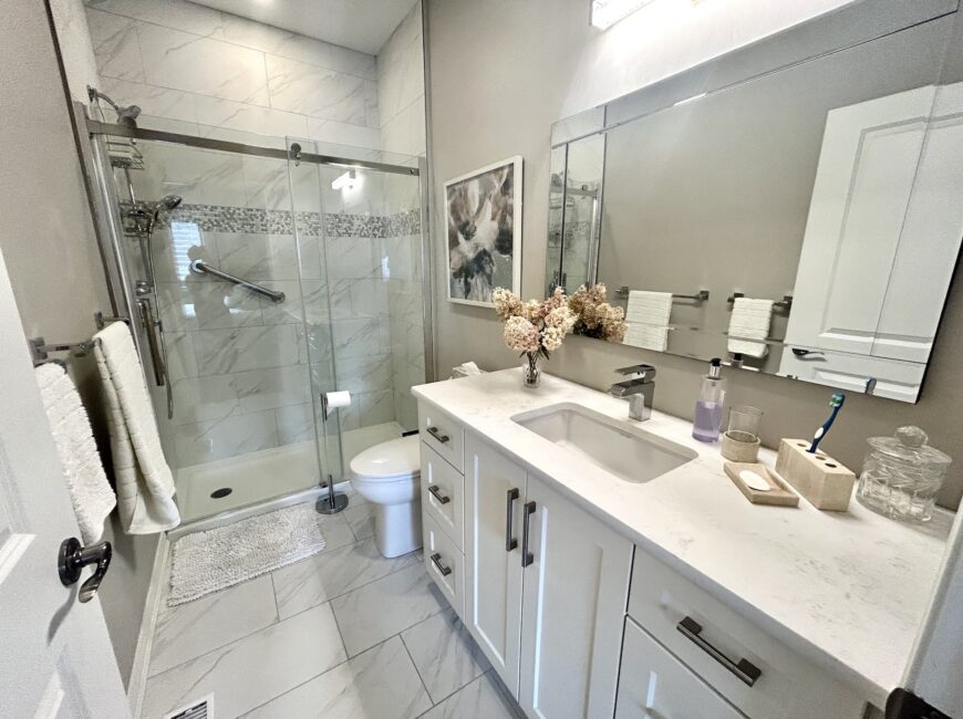 **STUNNING** Luxury Townhome in VINELAND!!