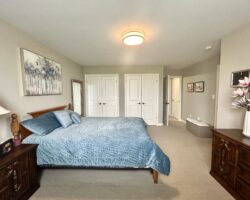 **STUNNING** Luxury Townhome in VINELAND!!