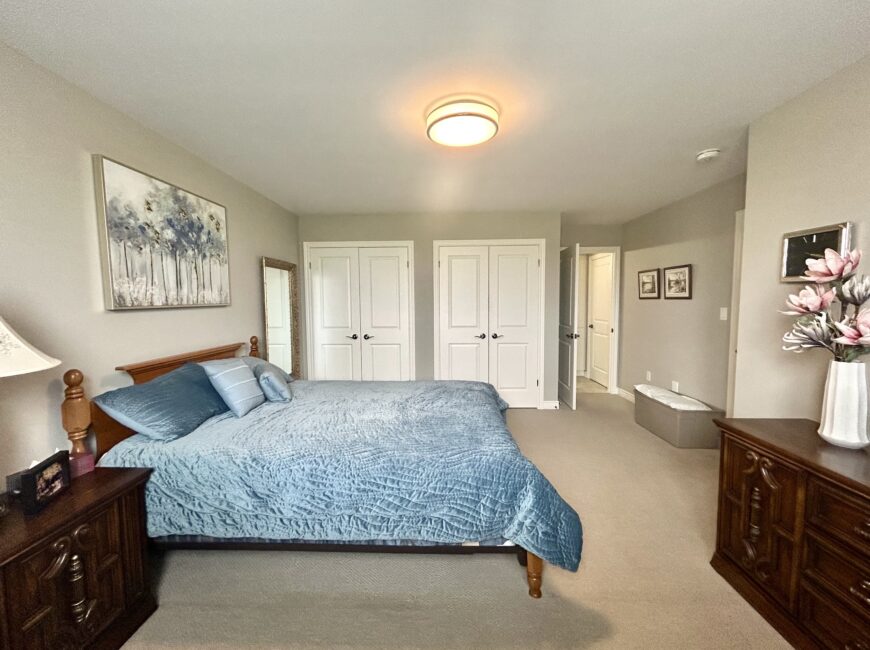 **STUNNING** Luxury Townhome in VINELAND!!