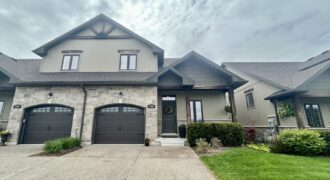 **STUNNING** Luxury Townhome in VINELAND!!