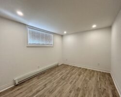 **MODERN** 1 Bedroom + Den in North Welland!!