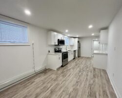 **MODERN** 1 Bedroom + Den in North Welland!!