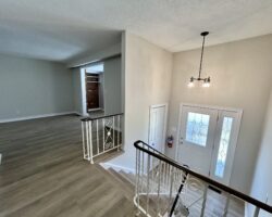 **RENOVATED** 3 Bedroom Semi-Detached!!