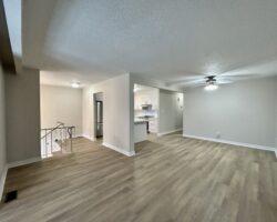 **RENOVATED** 3 Bedroom Semi-Detached!!