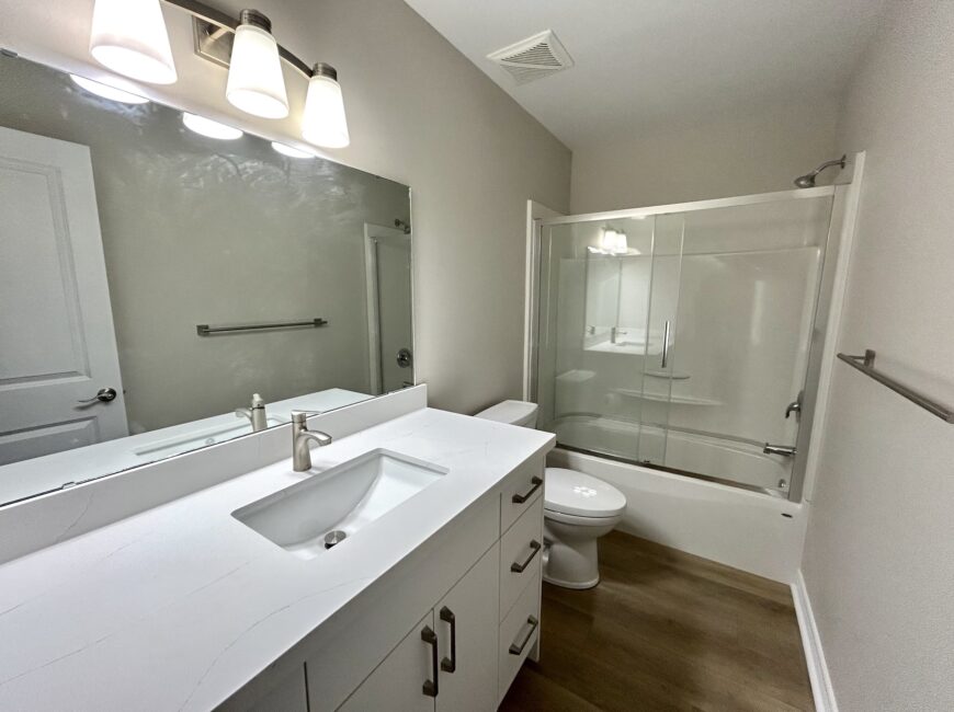 **RENOVATED** 3 Bedroom Semi-Detached!!