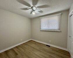 **RENOVATED** 3 Bedroom Semi-Detached!!