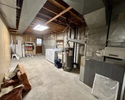 **RENOVATED** 3 Bedroom Semi-Detached!!