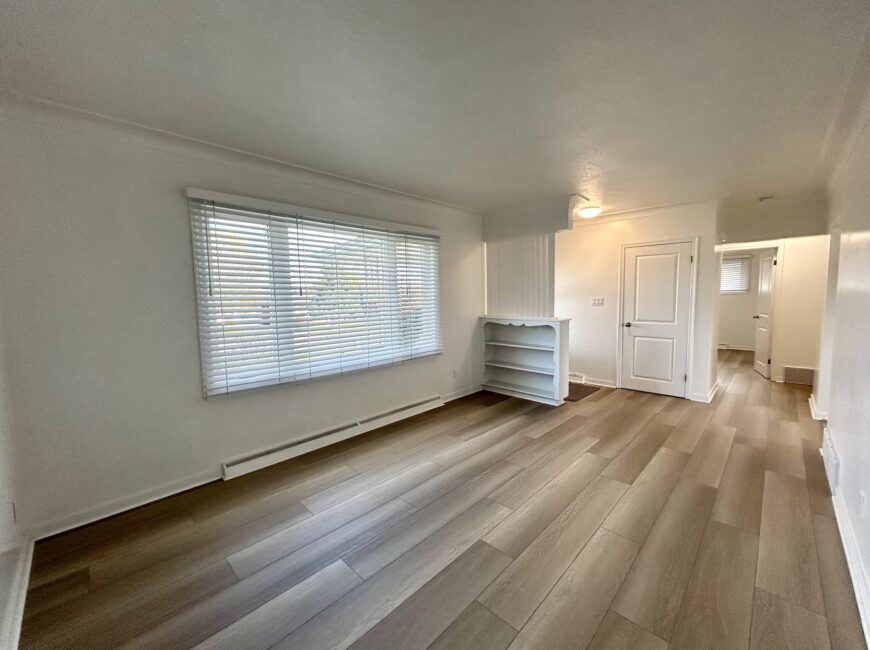 **ALL UTILITIES INCLUDED** Renovated House!!