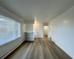 **ALL UTILITIES INCLUDED** Renovated House!!