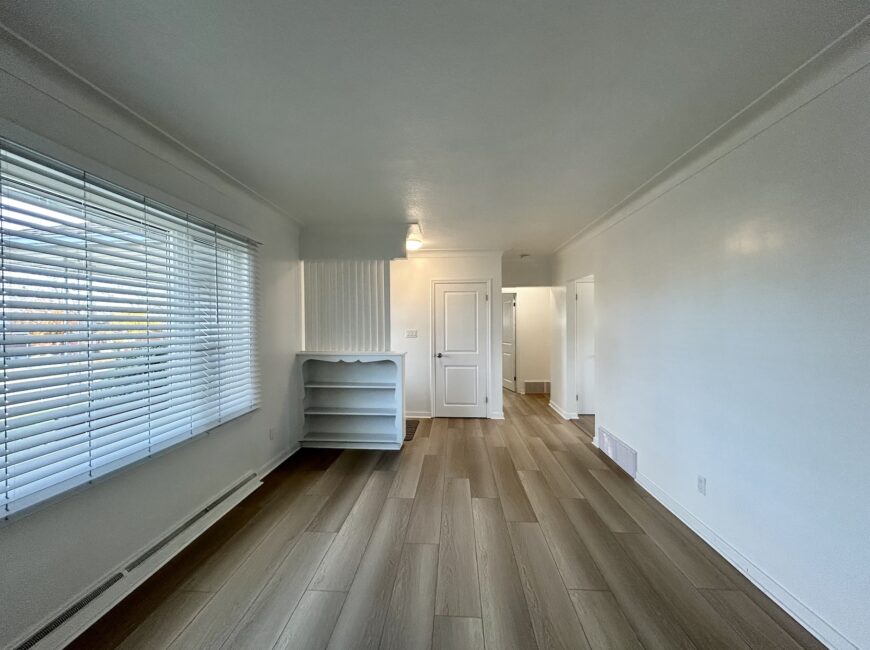 **ALL UTILITIES INCLUDED** Renovated House!!