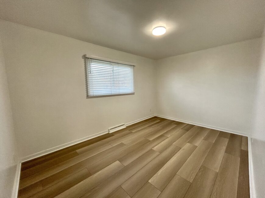 **ALL UTILITIES INCLUDED** Renovated House!!