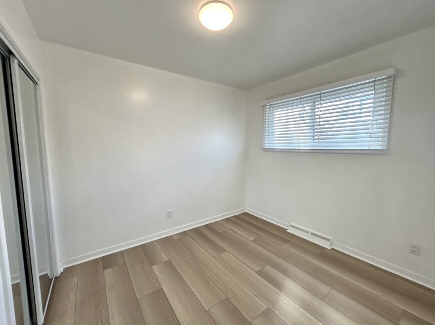 **ALL UTILITIES INCLUDED** Renovated House!!